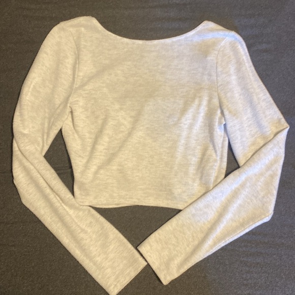 Victoria’s Secret Light Gray Wrap Crop Top- Size Medium - Picture 3 of 4